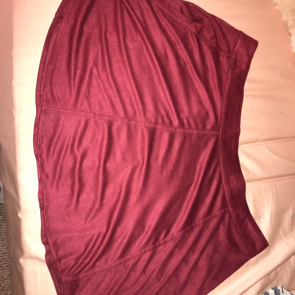 very cute maroon skirt!